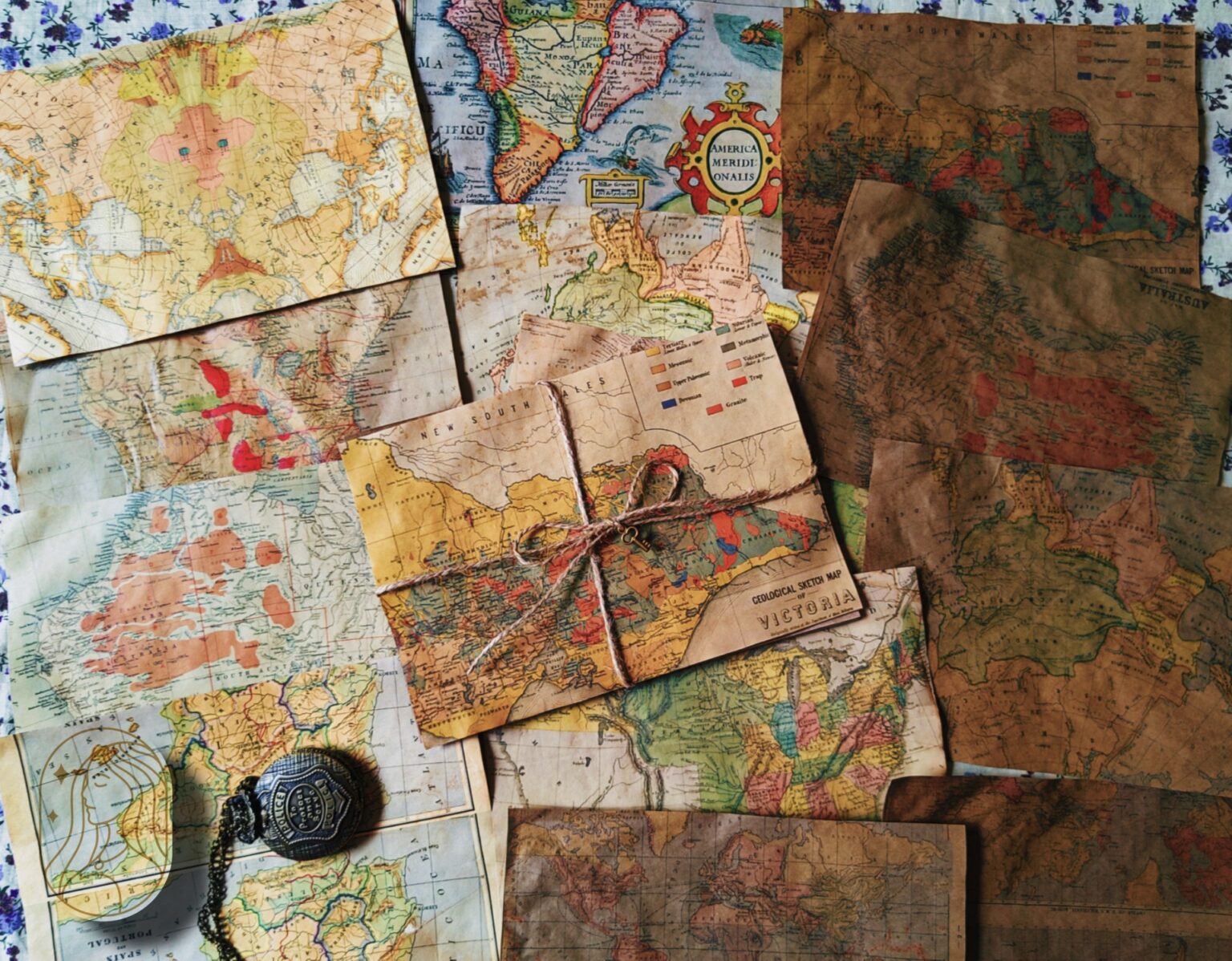 old maps papers - Yuca Gallery