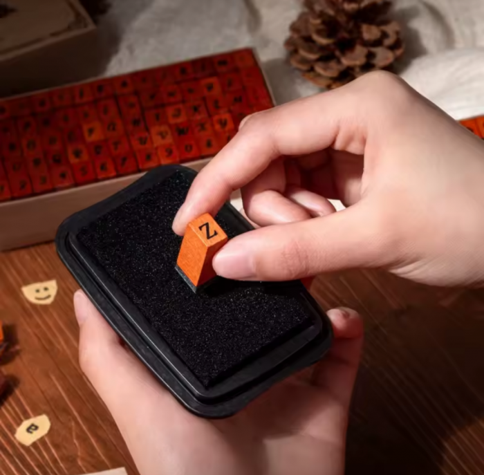 Alphabet box ''typewriter font'' - Image 3