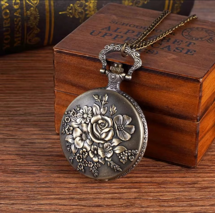 Floral vintage watche - Image 2