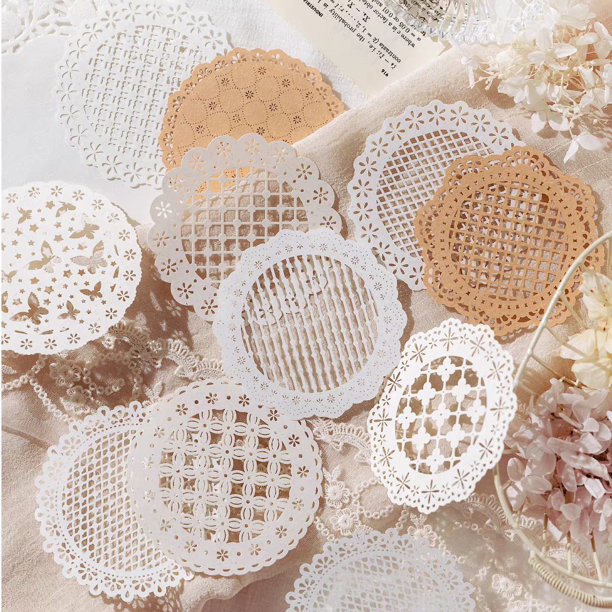2025/11/1000066530.png Lace Paper Doilies - Image 1